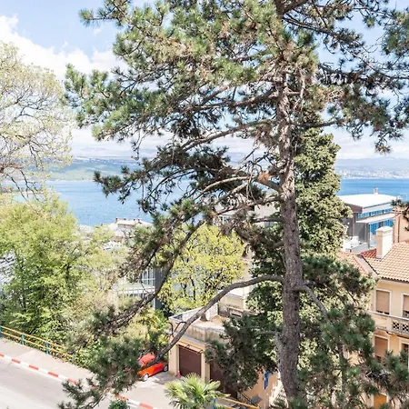 Virna شقة أوباتيا